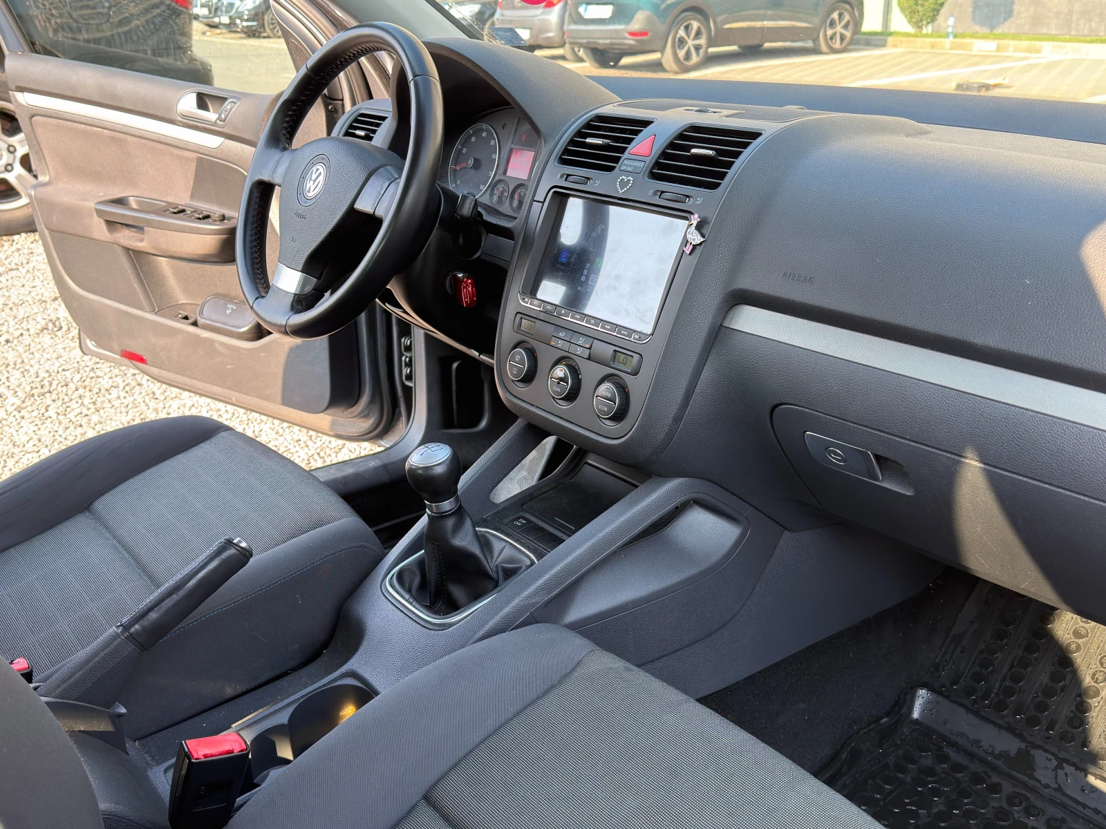 VW Golf 1.6 , снимка 7 - Автомобили и джипове - 55703742