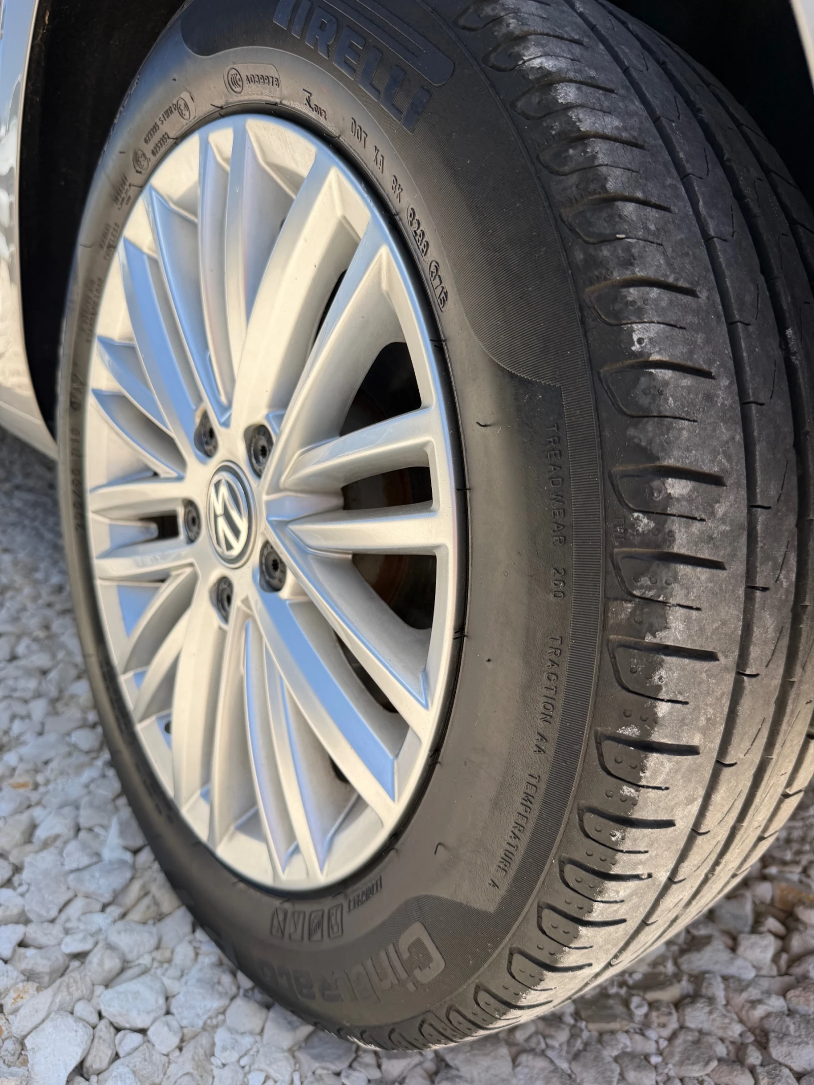 VW Golf 1.6TDI PANORAMA DISTR CUP EDITION, снимка 16 - Автомобили и джипове - 55833729