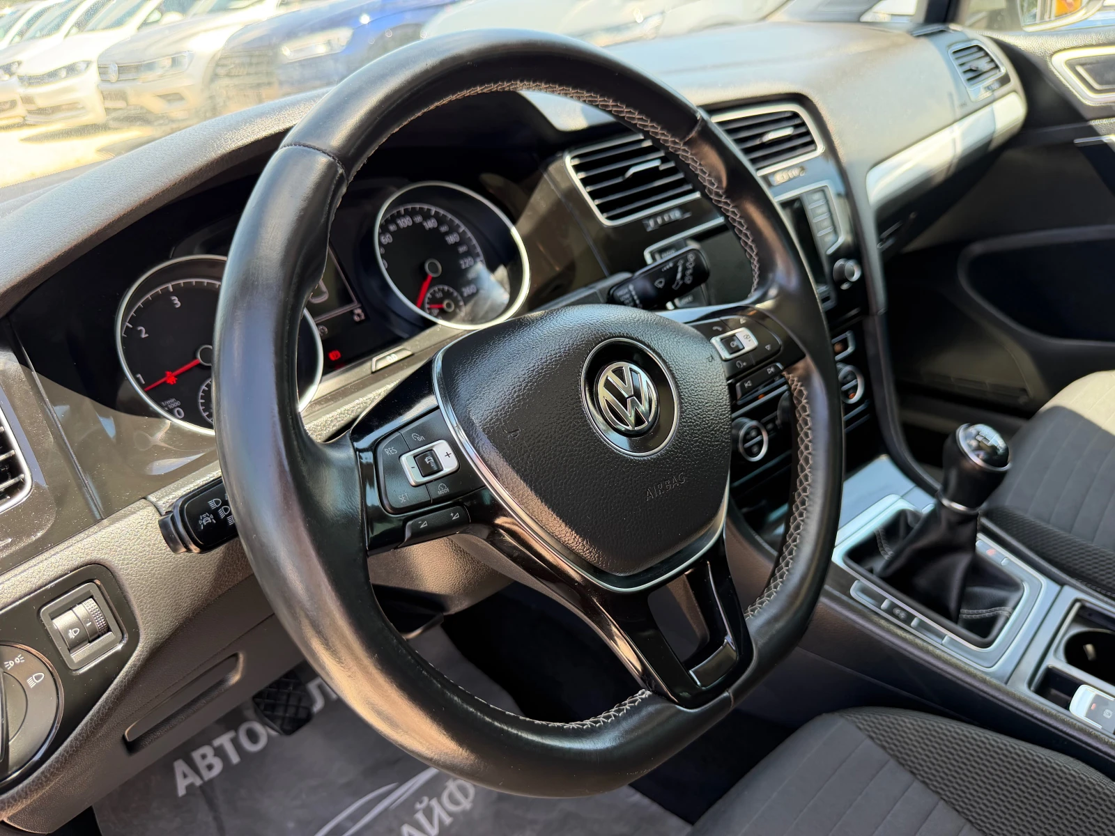 VW Golf 1.6TDI PANORAMA DISTR CUP EDITION, снимка 9 - Автомобили и джипове - 55833729
