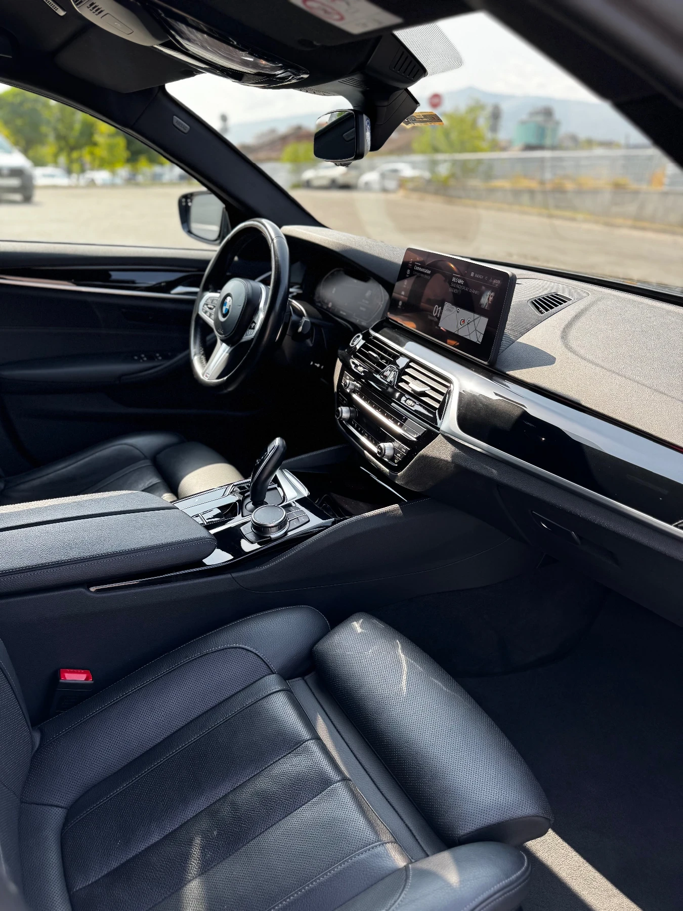 BMW 540 540i xDrive , снимка 13 - Автомобили и джипове - 55930595