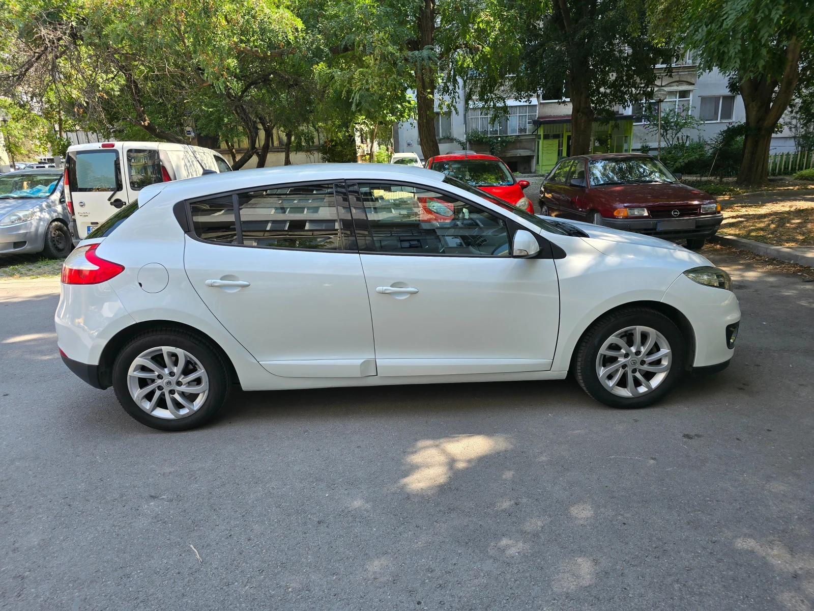 Renault Megane 1.5 dCi 110кс, снимка 4 - Автомобили и джипове - 56057468