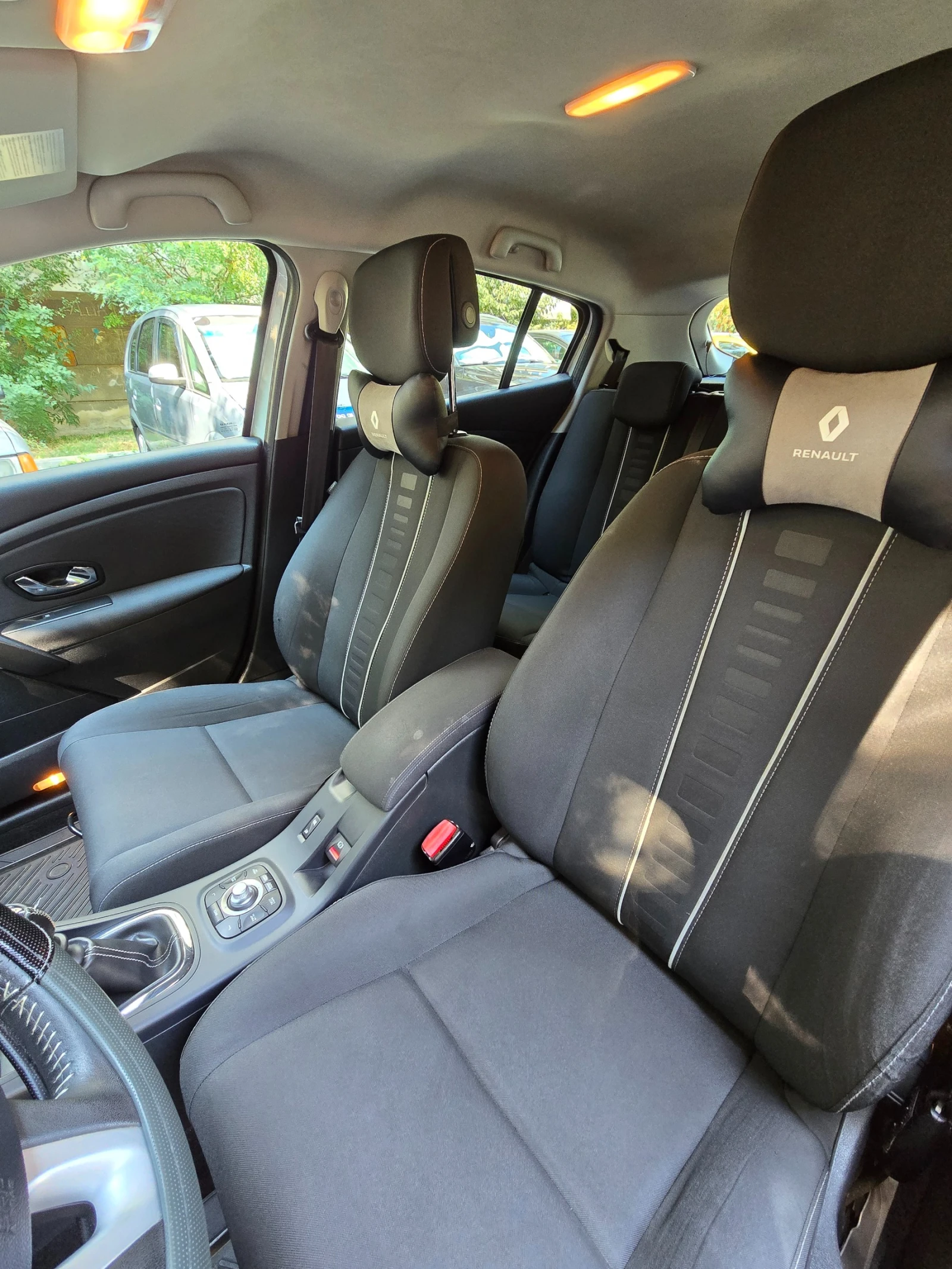 Renault Megane 1.5 dCi 110кс, снимка 13 - Автомобили и джипове - 56057468