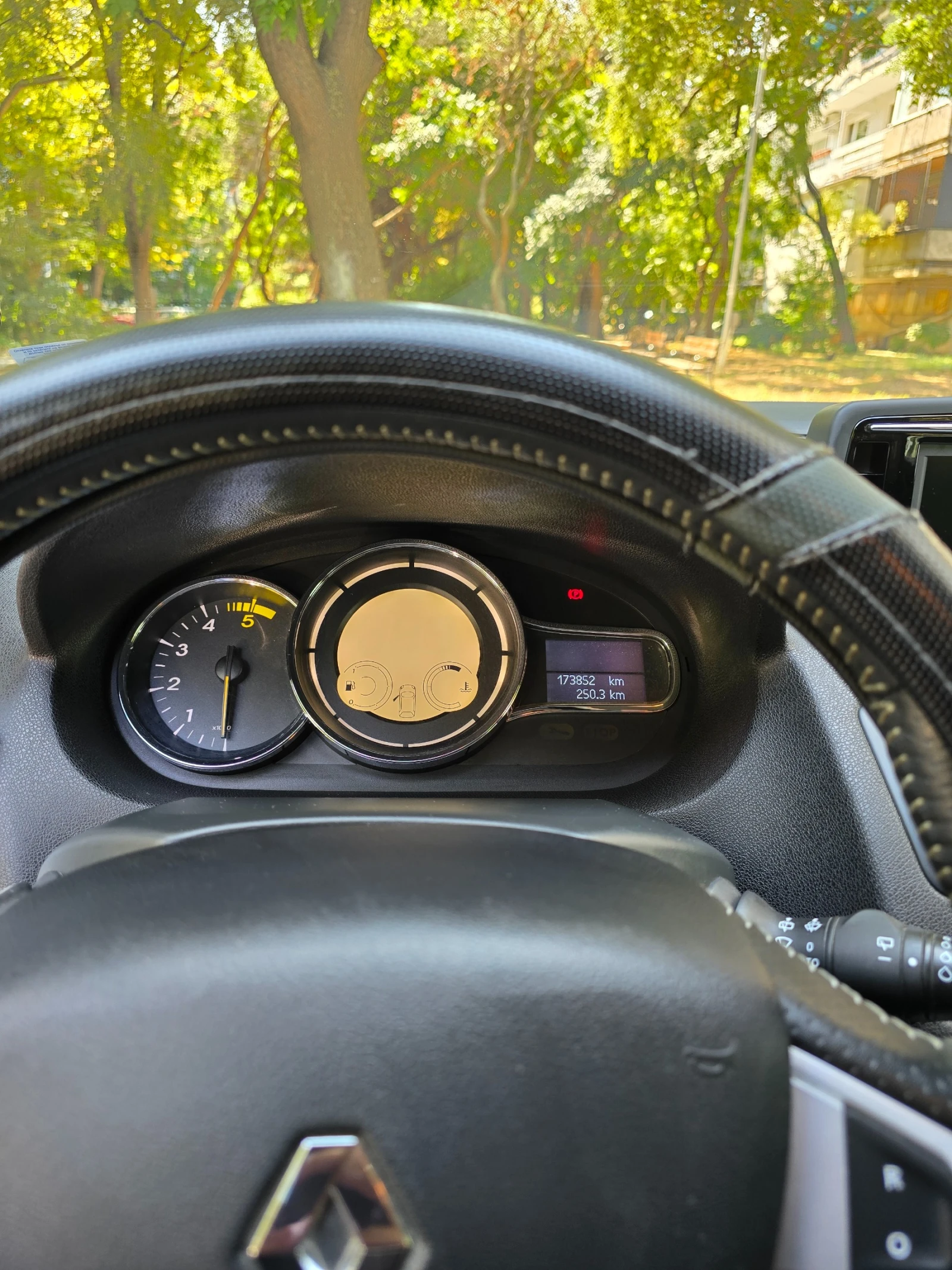 Renault Megane 1.5 dCi 110кс, снимка 10 - Автомобили и джипове - 56057468