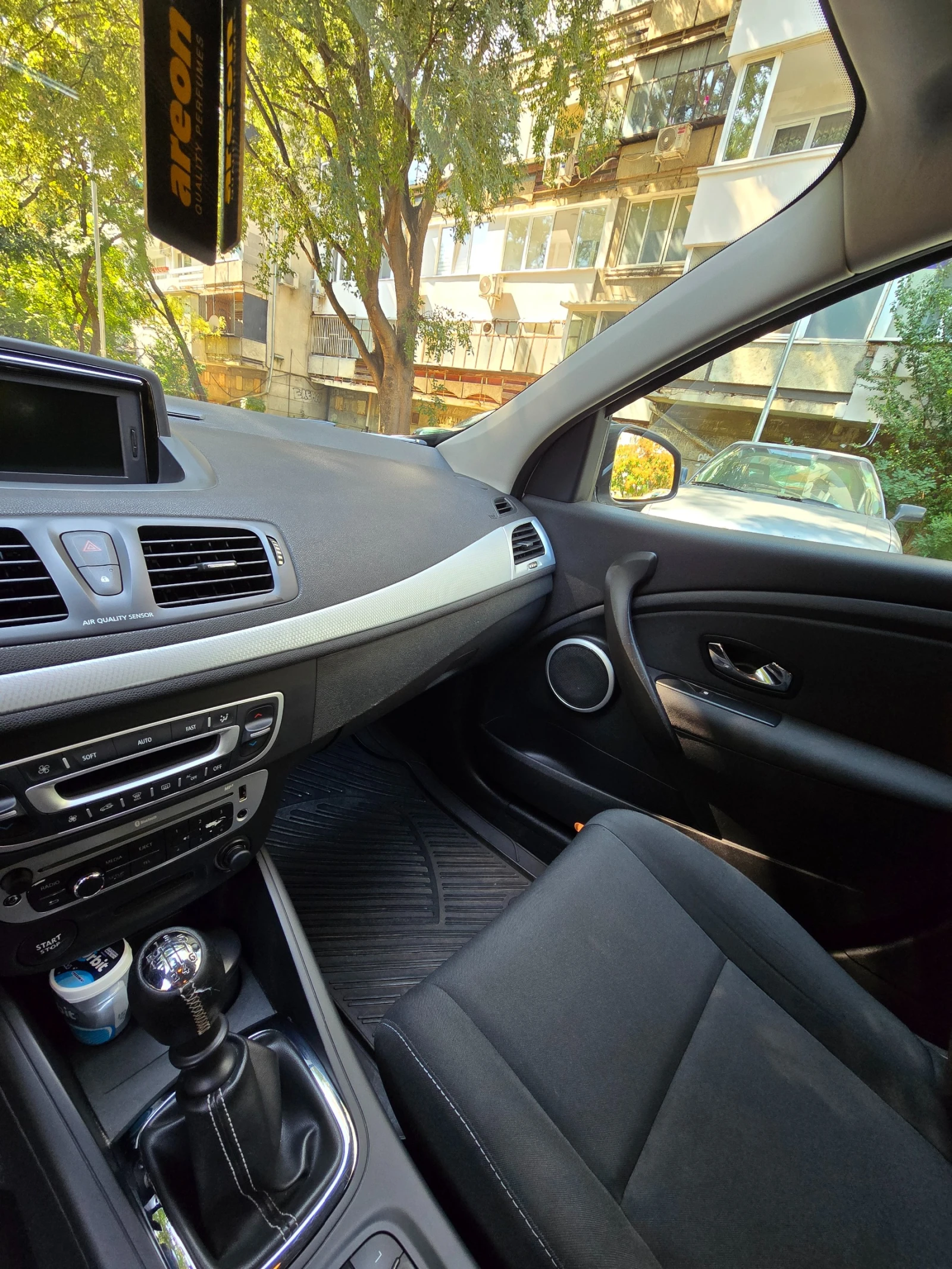 Renault Megane 1.5 dCi 110кс, снимка 12 - Автомобили и джипове - 56057468
