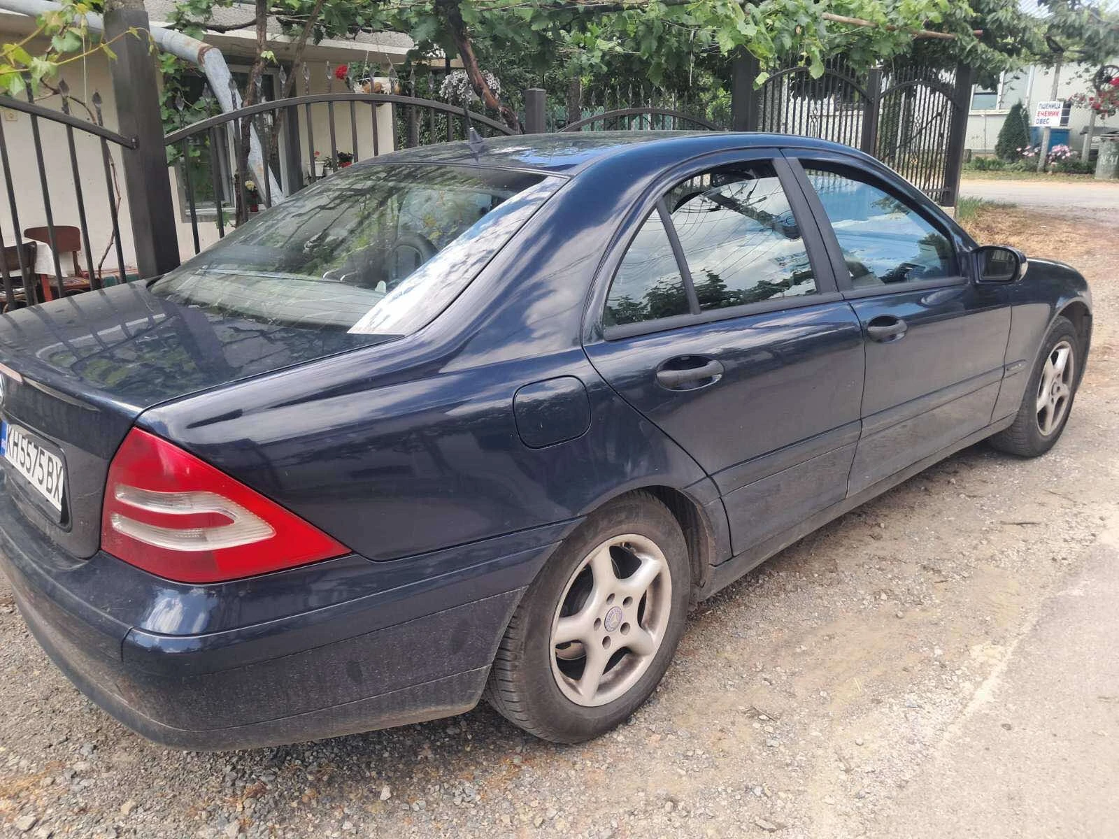 Mercedes-Benz C 180, снимка 2 - Автомобили и джипове - 56159550