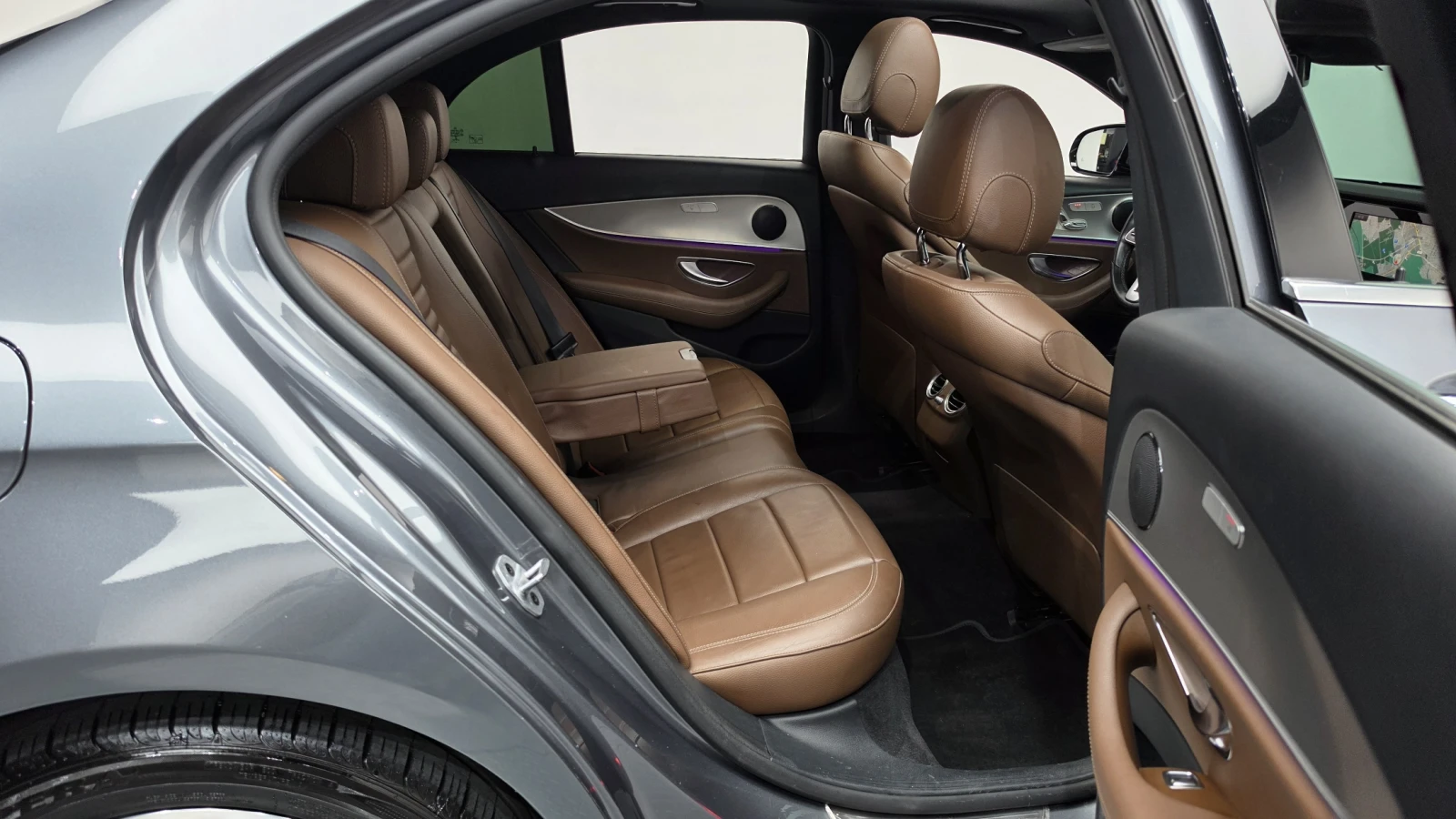 Mercedes-Benz E 300 Avantgarde, снимка 12 - Автомобили и джипове - 56536367