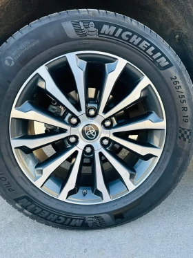 Toyota Land cruiser 2.8D Luxury Black Edition, снимка 2