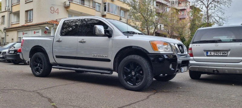 Nissan Titan crew cab Titan 5.6 LE, снимка 2 - Автомобили и джипове - 47085533