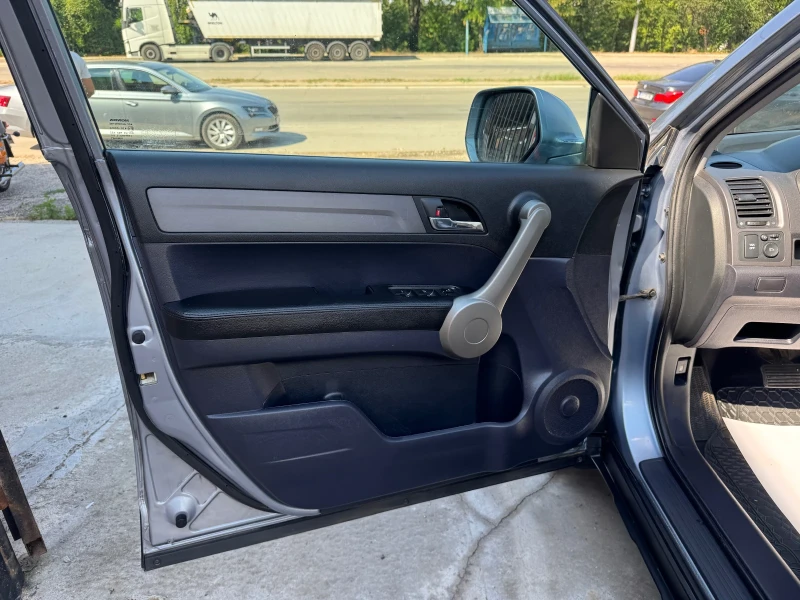 Honda Cr-v 2.0 I Швейцария ТОП Executive, снимка 15 - Автомобили и джипове - 51001038