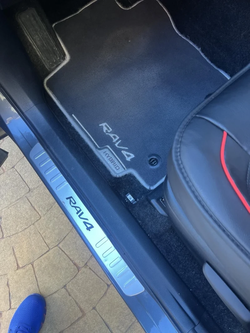 Toyota Rav4, снимка 12 - Автомобили и джипове - 53120638