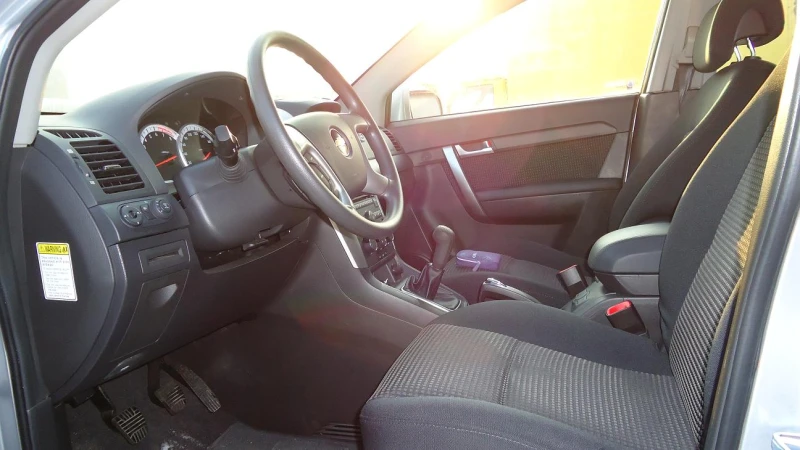 Chevrolet Captiva, снимка 7 - Автомобили и джипове - 53479720