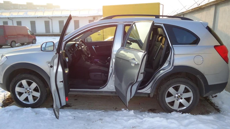Chevrolet Captiva, снимка 6 - Автомобили и джипове - 53479720