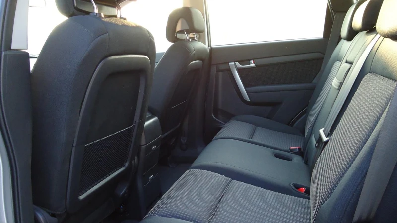 Chevrolet Captiva, снимка 8 - Автомобили и джипове - 53479720