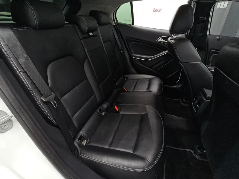 Mercedes-Benz GLA 220, снимка 10 - Автомобили и джипове - 55898284