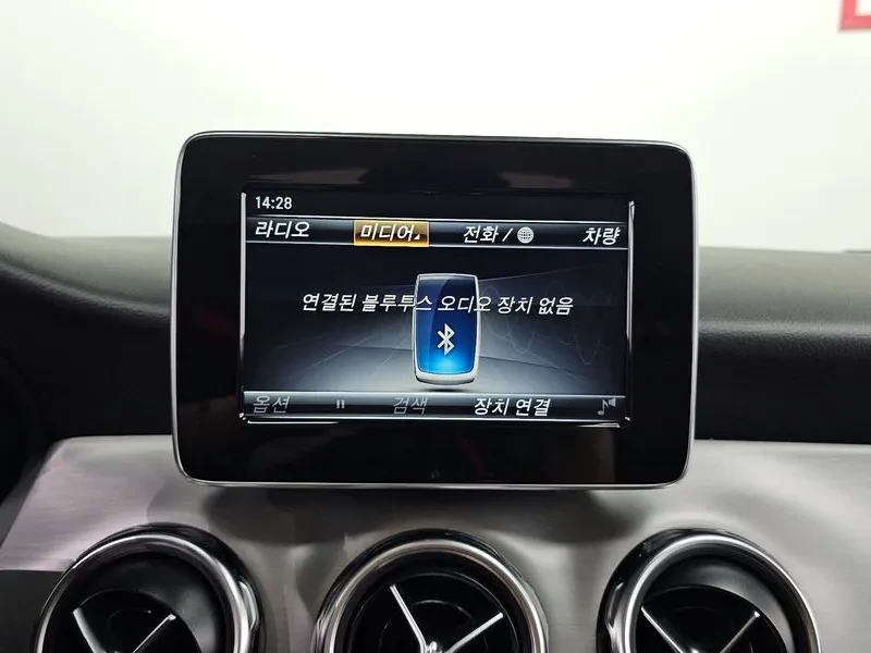 Mercedes-Benz GLA 220, снимка 15 - Автомобили и джипове - 55898284