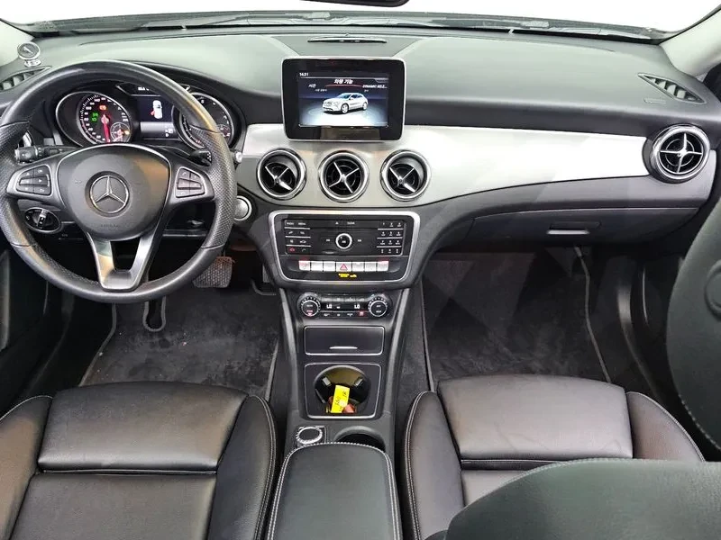 Mercedes-Benz GLA 220, снимка 6 - Автомобили и джипове - 55898284