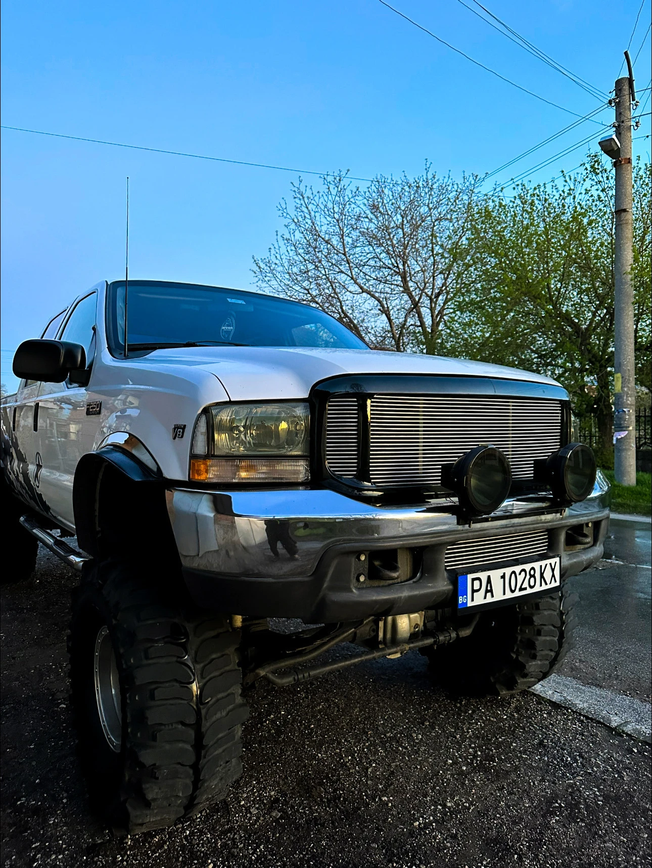 Ford F250 ЕДИНСТВЕН В БГ\\5600 кубика//ТОР - изображение 2