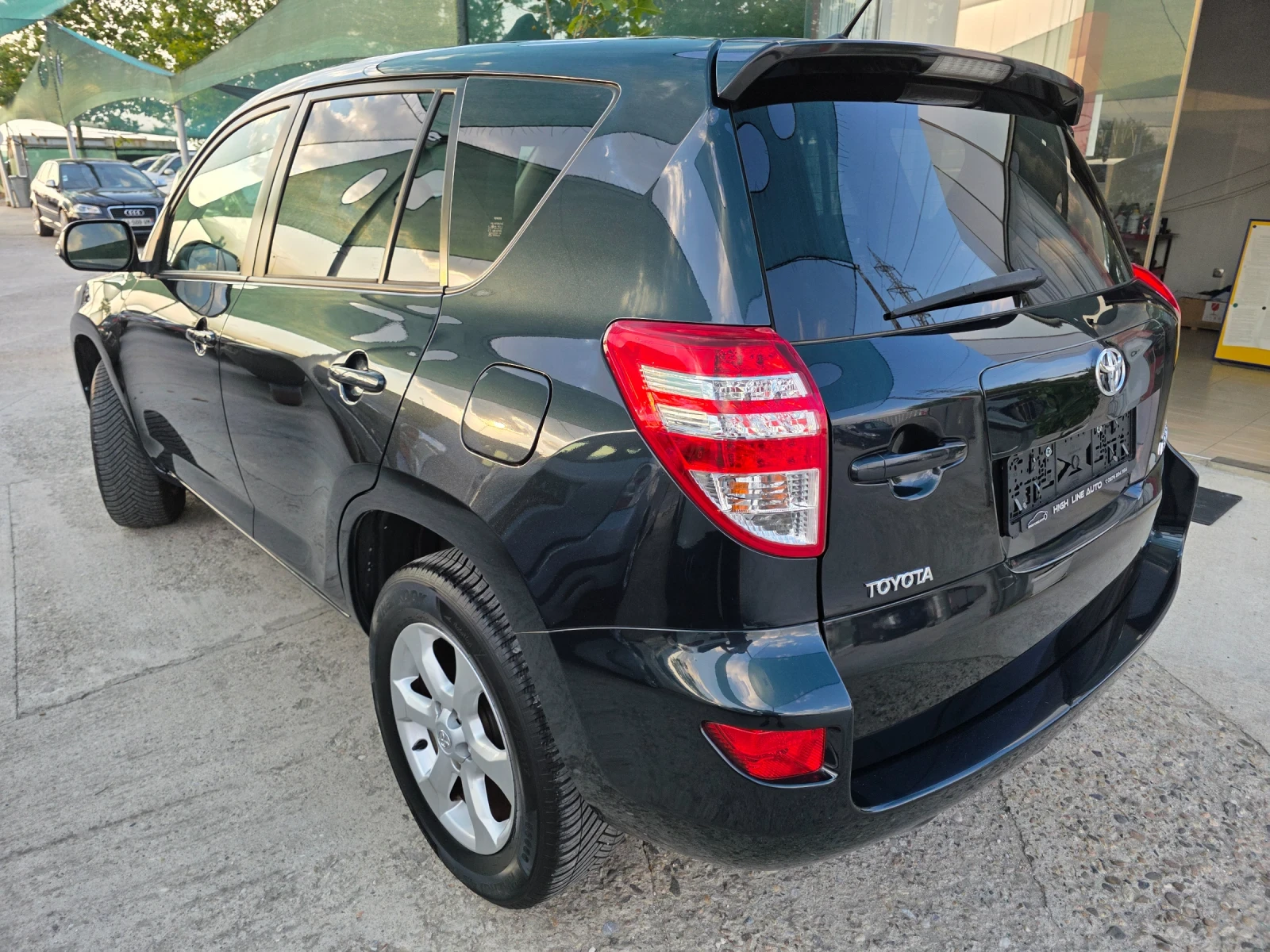 Toyota Rav4 2.2 D4D 4x4 FaceLift Navi Crossover - изображение 2