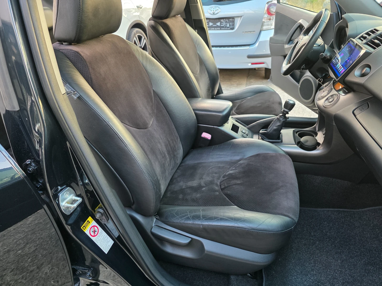 Toyota Rav4 2.2 D4D 4x4 FaceLift Navi Crossover - изображение 8