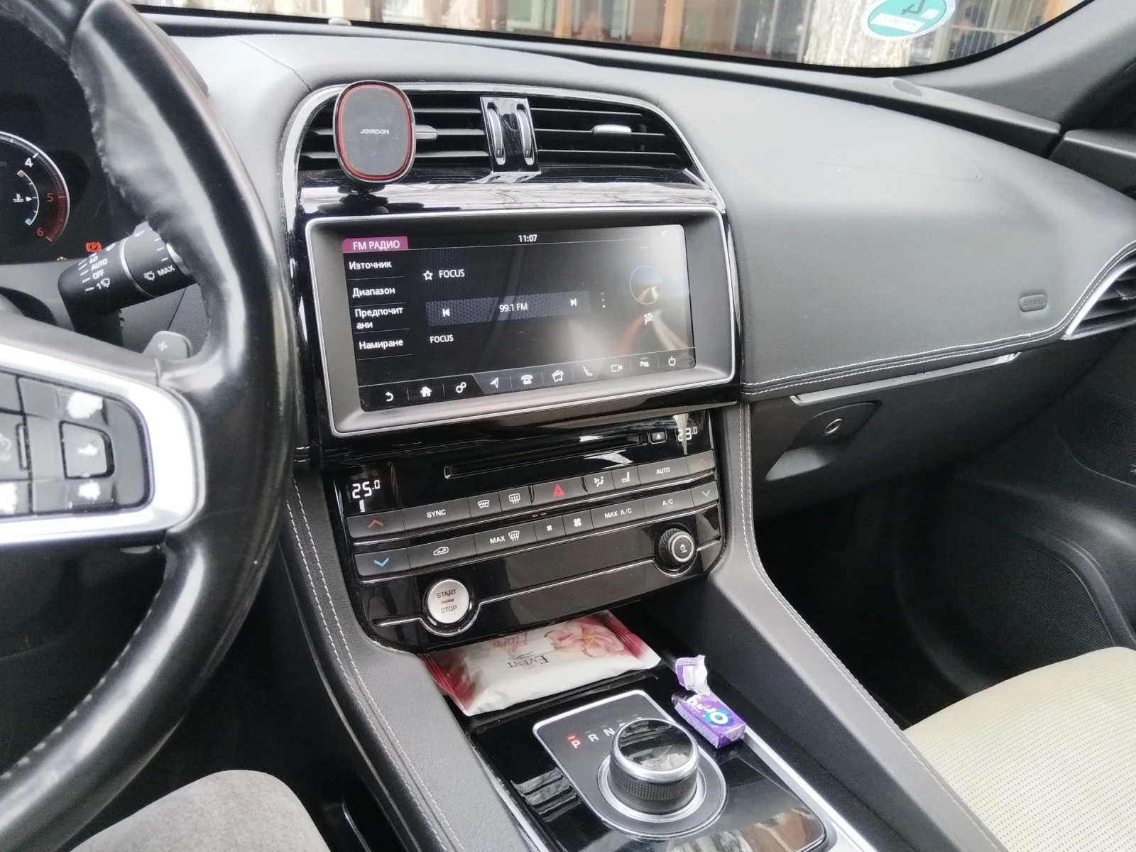 Jaguar F-PACE  - изображение 6