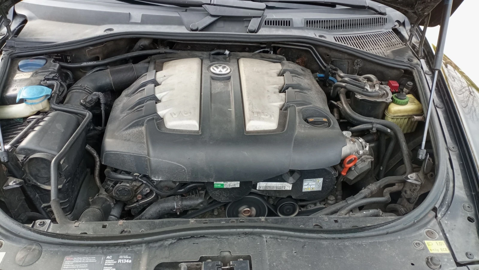 VW Touareg, снимка 14 - Автомобили и джипове - 54196641