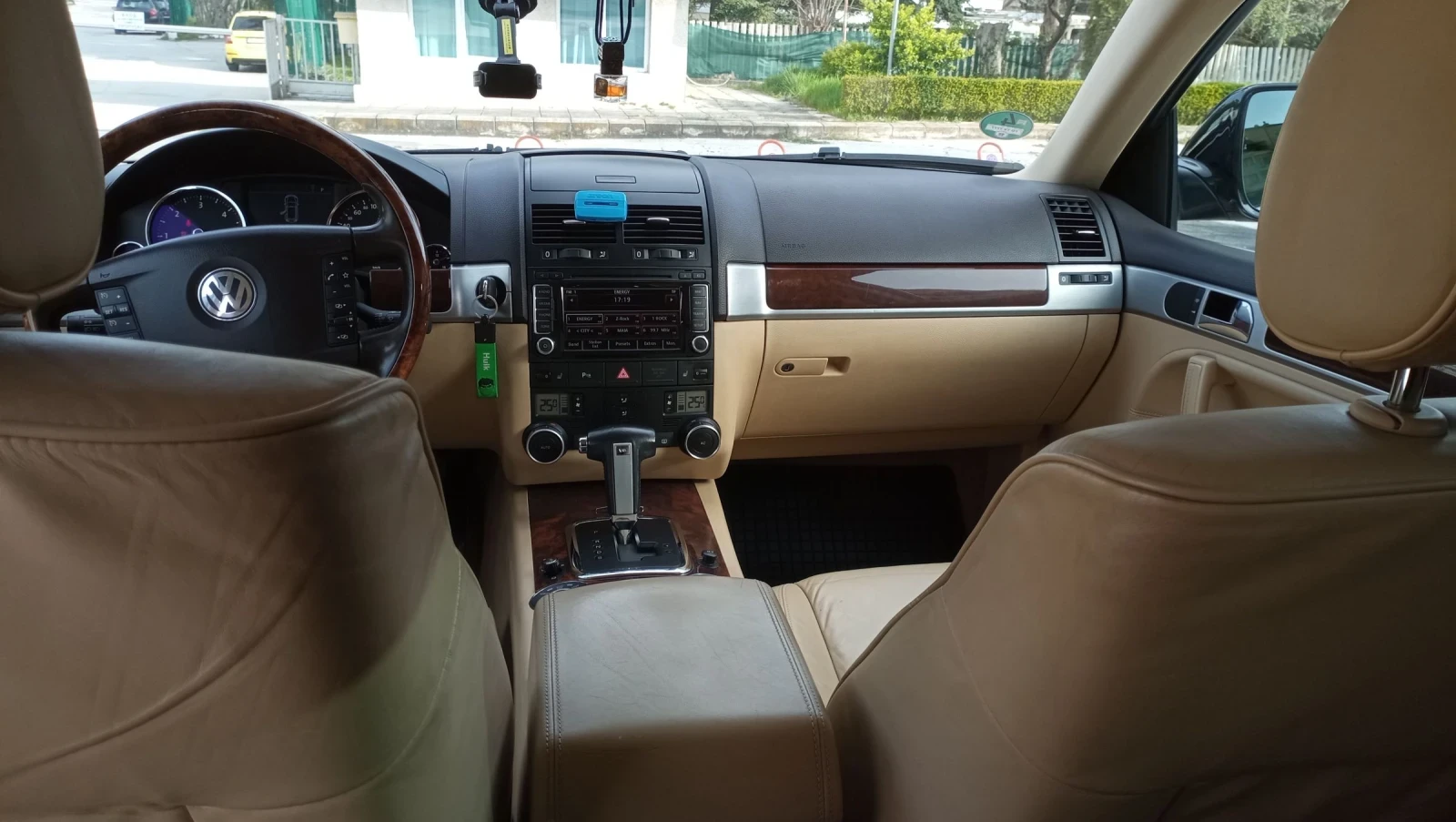 VW Touareg, снимка 12 - Автомобили и джипове - 54196641