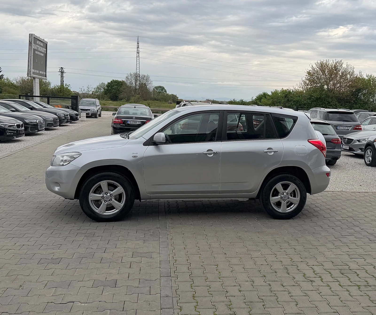 Toyota Rav4 2.0D4-d , снимка 7 - Автомобили и джипове - 54311543