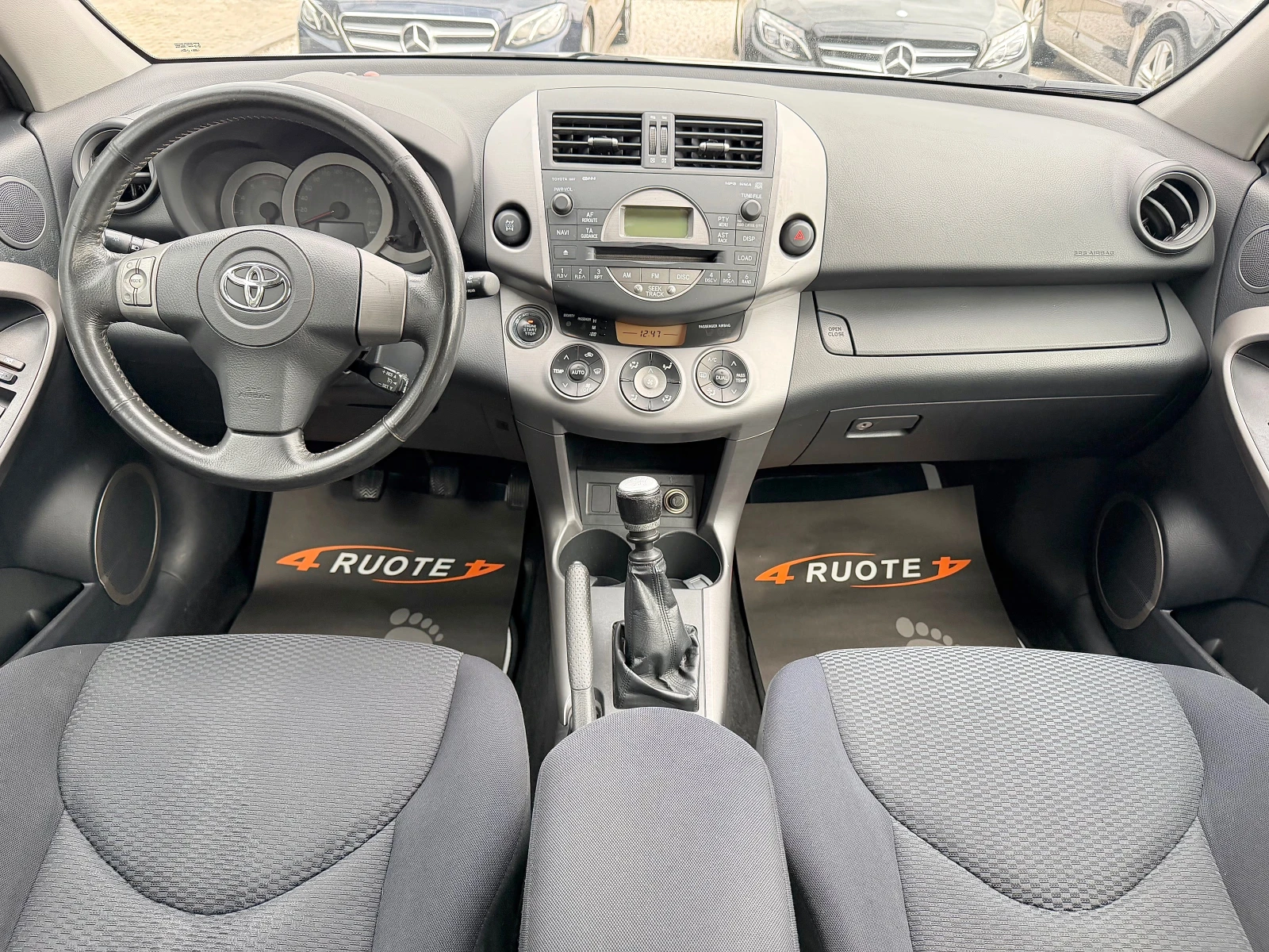 Toyota Rav4 2.0D4-d , снимка 9 - Автомобили и джипове - 54311543