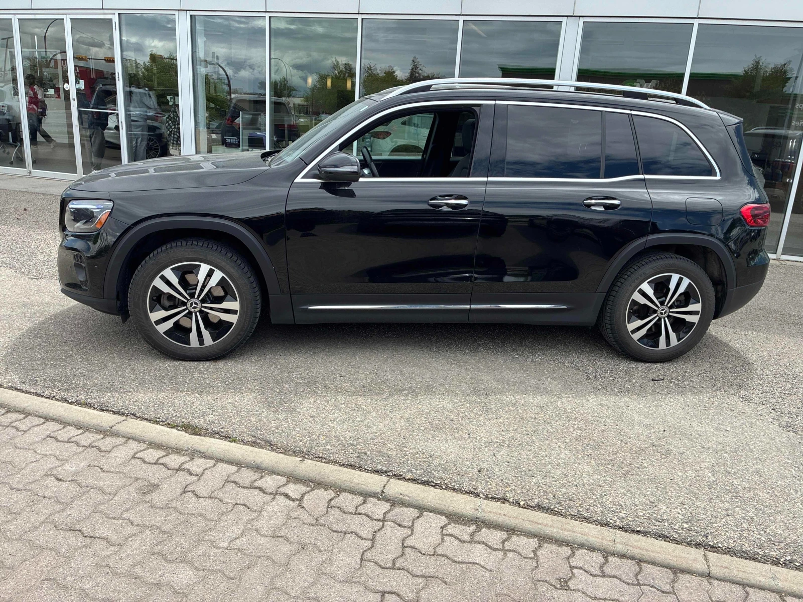 Mercedes-Benz GLB 250 /2 КЛЮЧА * ПАНОРАМА * CARFAX * АВТО КРЕДИТ, снимка 3 - Автомобили и джипове - 55165166