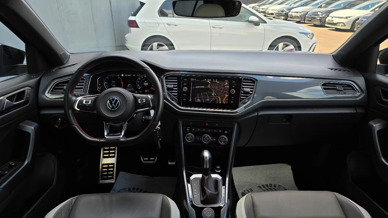 VW T-Roc 2.0TDI/R-DESIGN/150HP/DSG/4X4/LED/CAM/PANO/601z, снимка 12 - Автомобили и джипове - 55276418