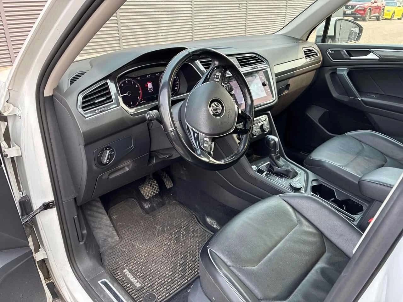 VW Tiguan Highline/CARFAX/КЛИП/ПОДГРЕВ/360/ПАНОРАМА, снимка 5 - Автомобили и джипове - 55468892