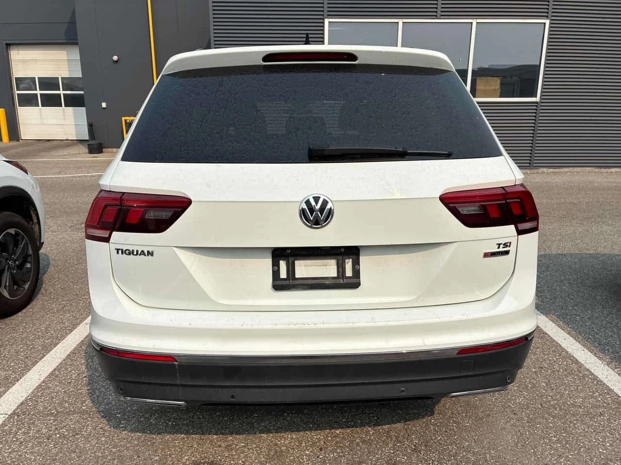 VW Tiguan Highline/CARFAX/КЛИП/ПОДГРЕВ/360/ПАНОРАМА, снимка 4 - Автомобили и джипове - 55468892