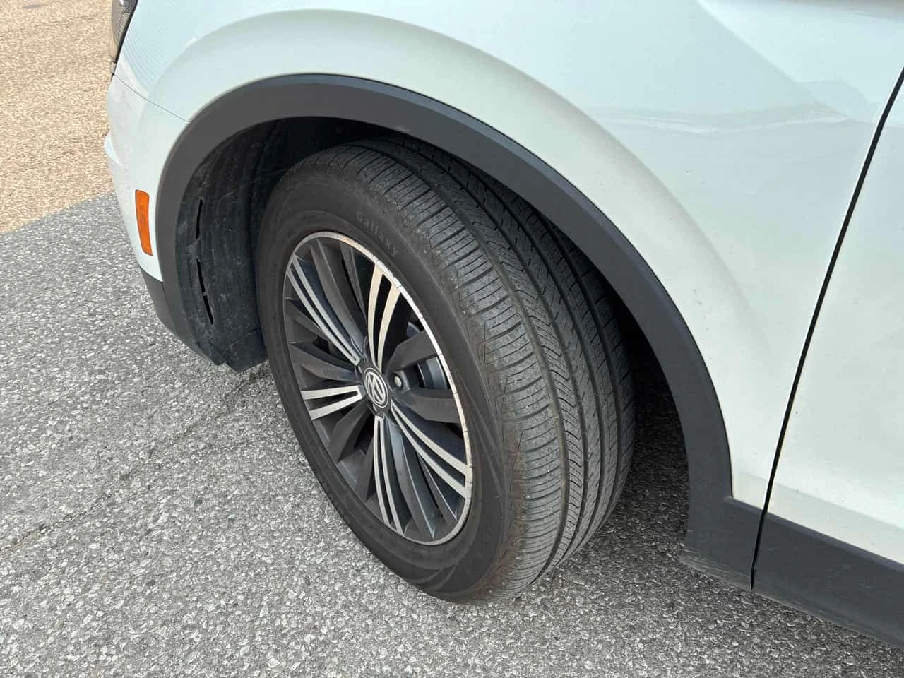 VW Tiguan Highline/CARFAX/КЛИП/ПОДГРЕВ/360/ПАНОРАМА, снимка 7 - Автомобили и джипове - 55468892
