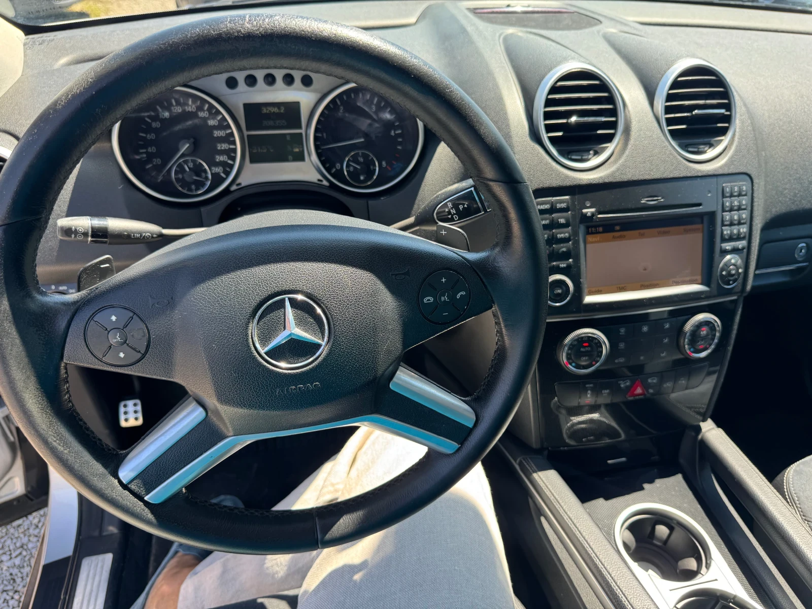 Mercedes-Benz ML 320 FACELIFT * NAVI* КОЖА* ЛИЗИНГ* 3.0cdi v6, снимка 3 - Автомобили и джипове - 55542972