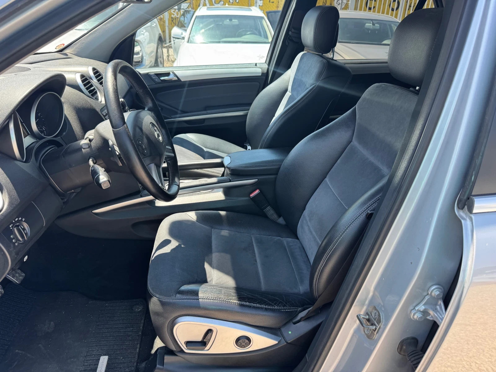 Mercedes-Benz ML 320 FACELIFT * NAVI* КОЖА* ЛИЗИНГ* 3.0cdi v6, снимка 4 - Автомобили и джипове - 55542972
