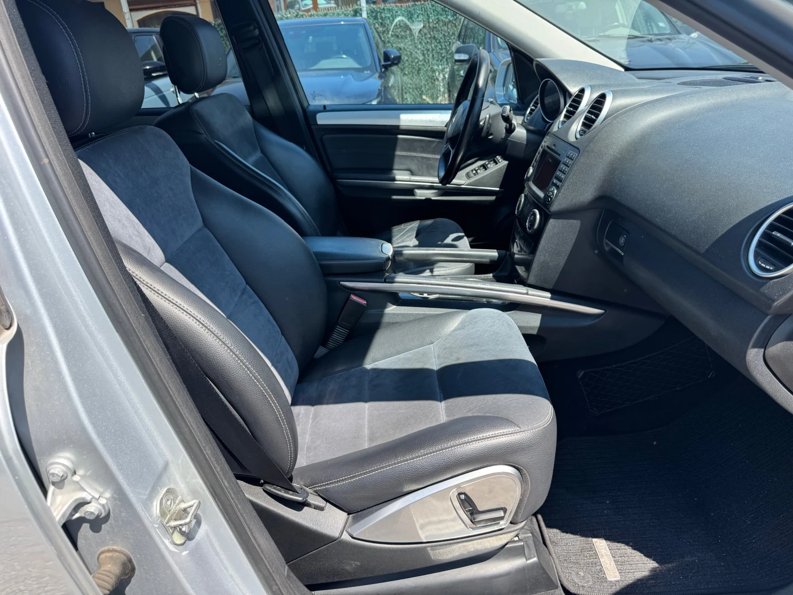 Mercedes-Benz ML 320 FACELIFT * NAVI* КОЖА* ЛИЗИНГ* 3.0cdi v6, снимка 14 - Автомобили и джипове - 55542972