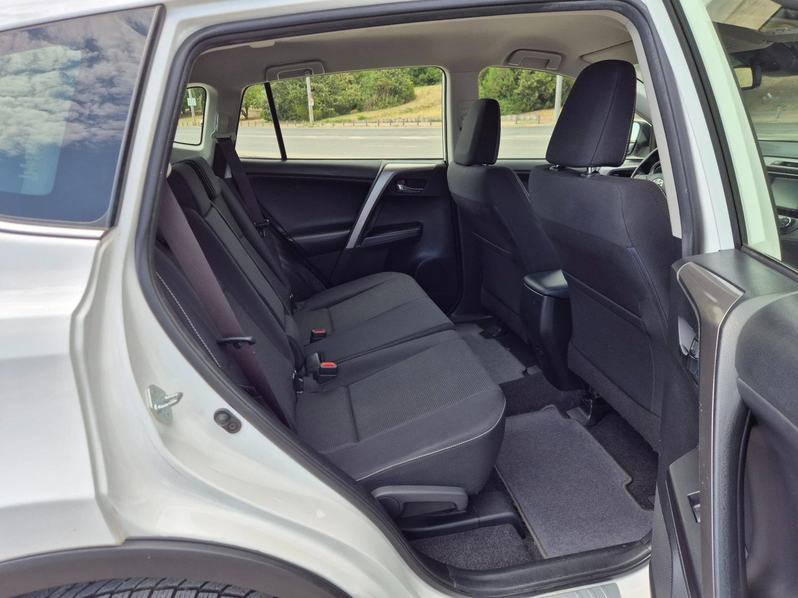 Toyota Rav4 2.0D-4D 143кс, снимка 10 - Автомобили и джипове - 55899740