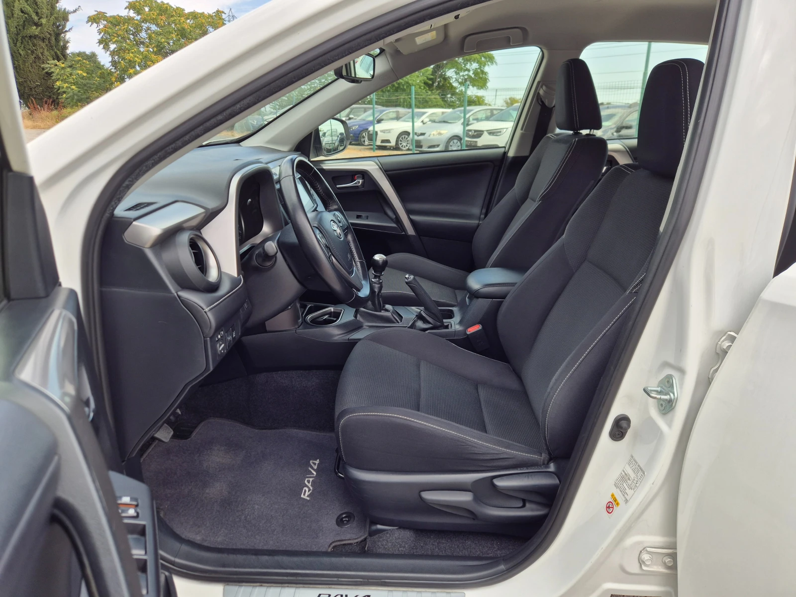 Toyota Rav4 2.0D-4D 143кс, снимка 13 - Автомобили и джипове - 55899740
