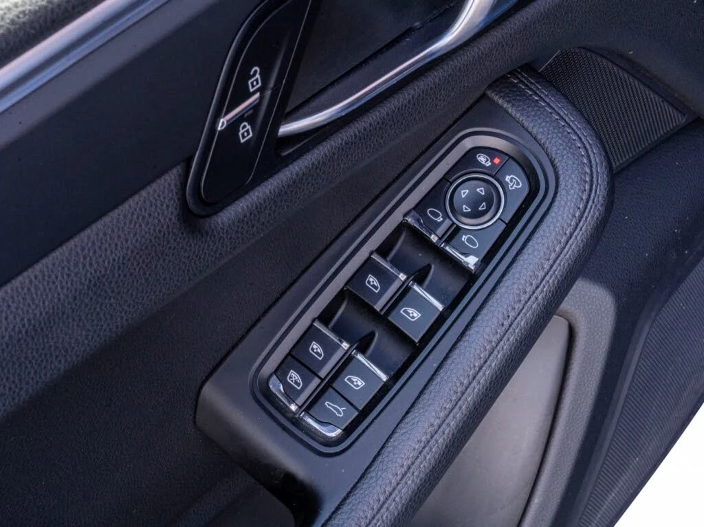 Porsche Macan 2.0 AWD, снимка 15 - Автомобили и джипове - 56113534