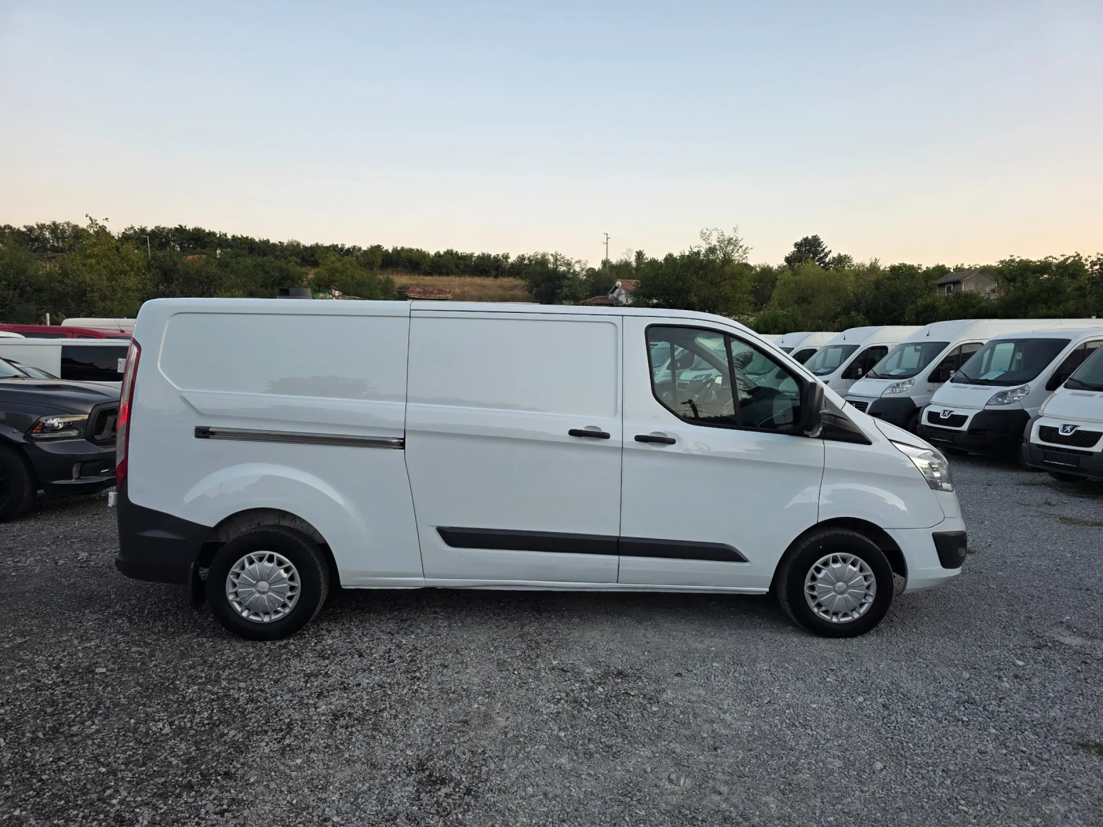 Ford Transit Custom 2.2tdci 125ps Дълга база, снимка 11 - Бусове и автобуси - 55700599