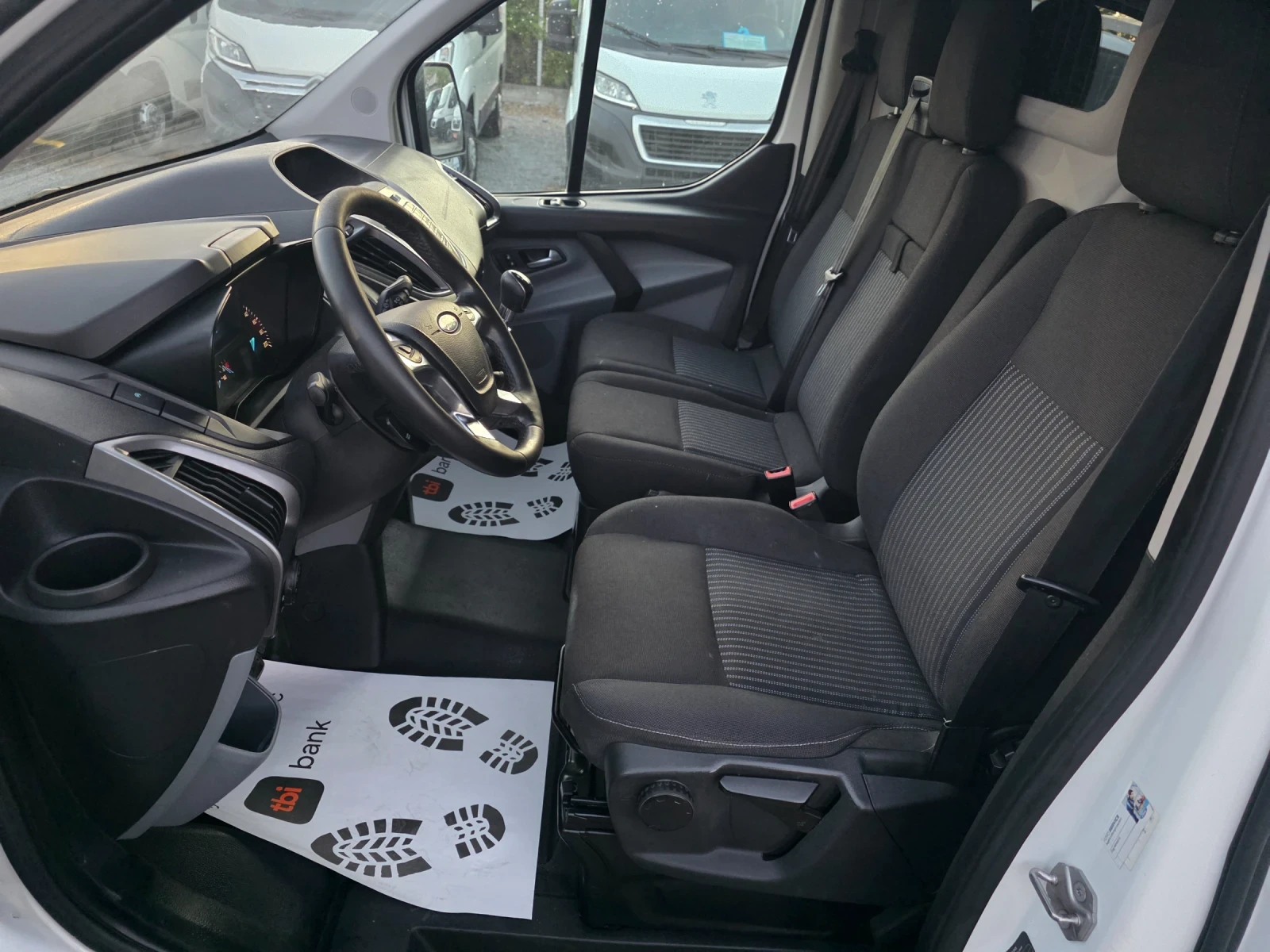 Ford Transit Custom 2.2tdci 125ps Дълга база, снимка 12 - Бусове и автобуси - 55700599