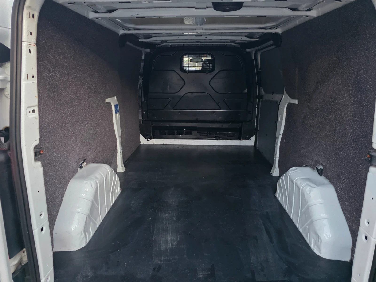 Ford Transit Custom 2.2tdci 125ps Дълга база, снимка 14 - Бусове и автобуси - 55700599