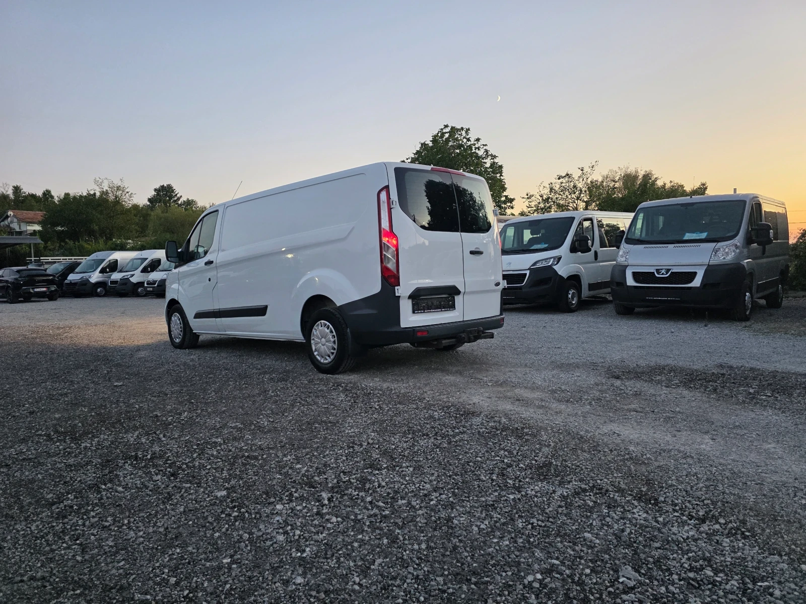 Ford Transit Custom 2.2tdci 125ps Дълга база, снимка 9 - Бусове и автобуси - 55700599