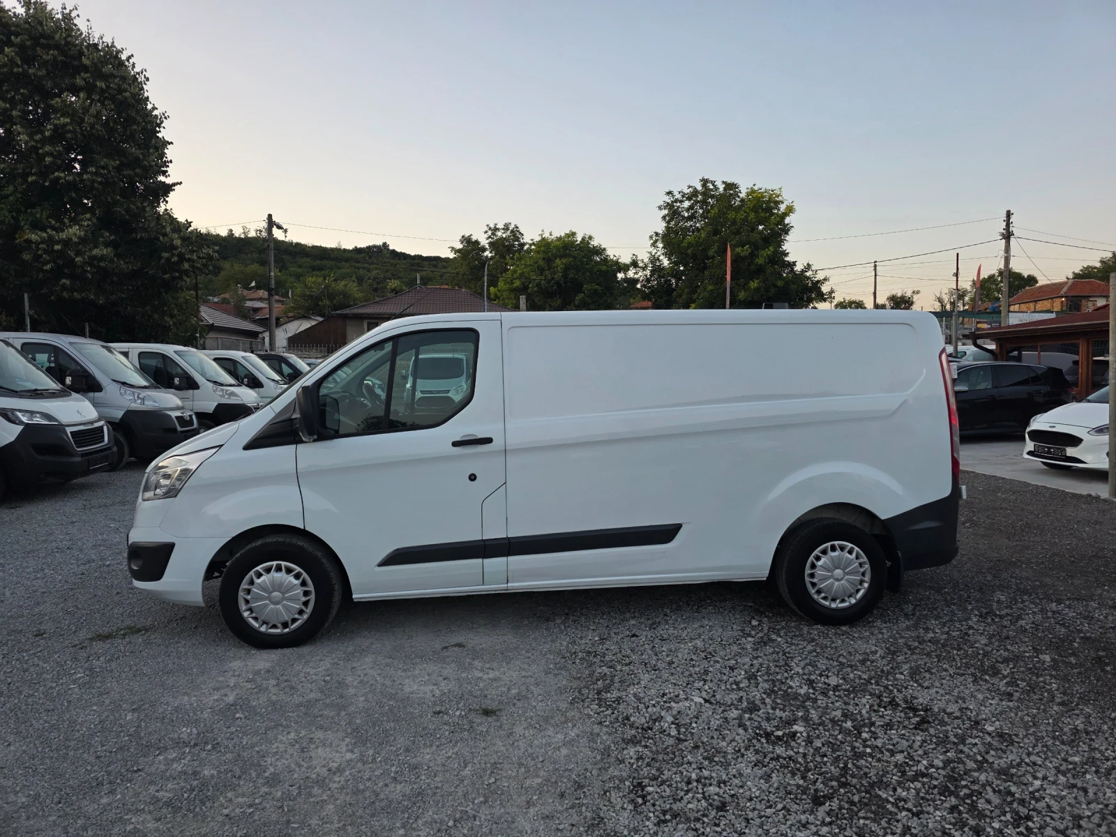 Ford Transit Custom 2.2tdci 125ps Дълга база, снимка 10 - Бусове и автобуси - 55700599