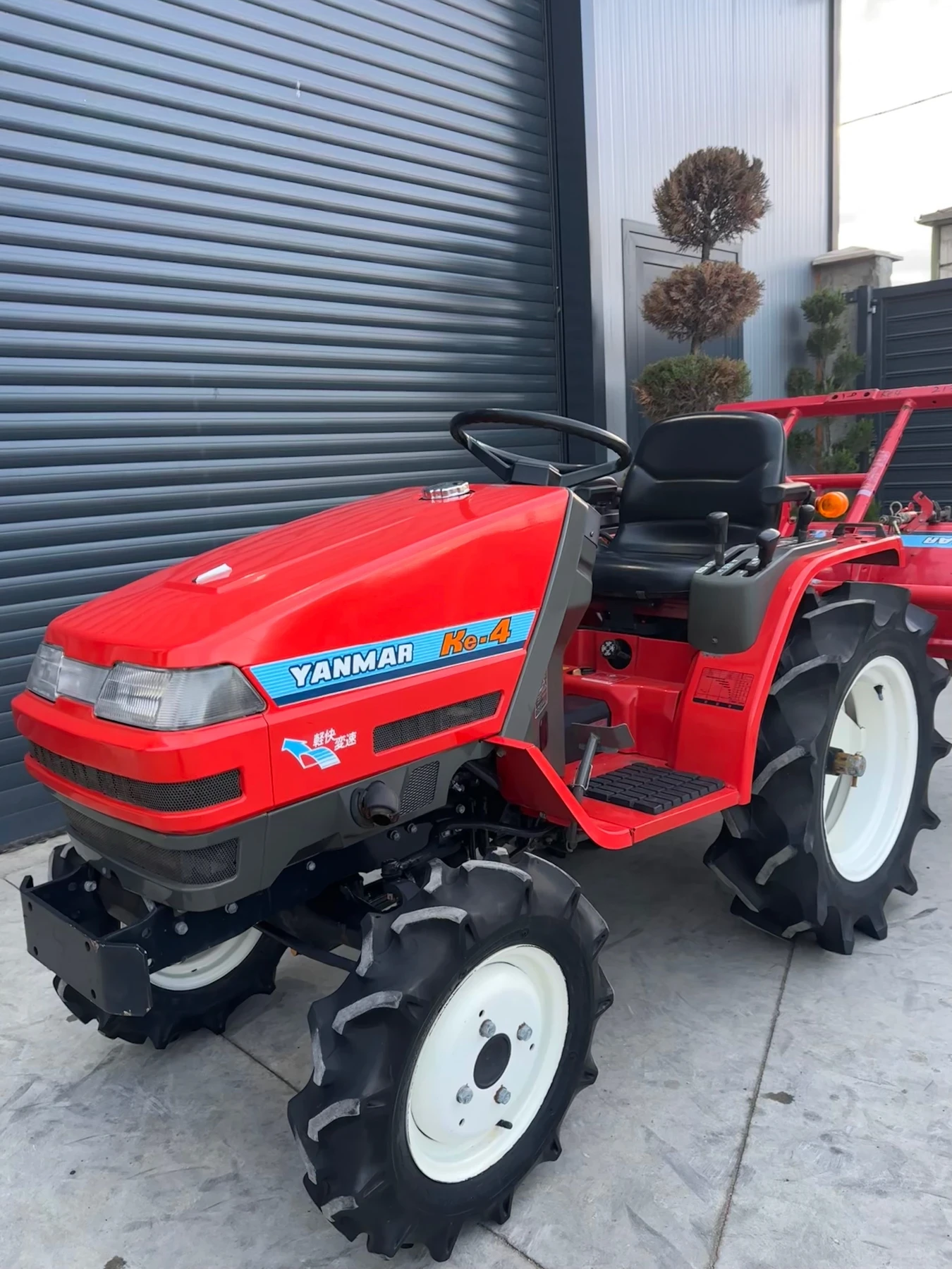 Трактор Yanmar Ке-4 КАТО НОВ, снимка 1