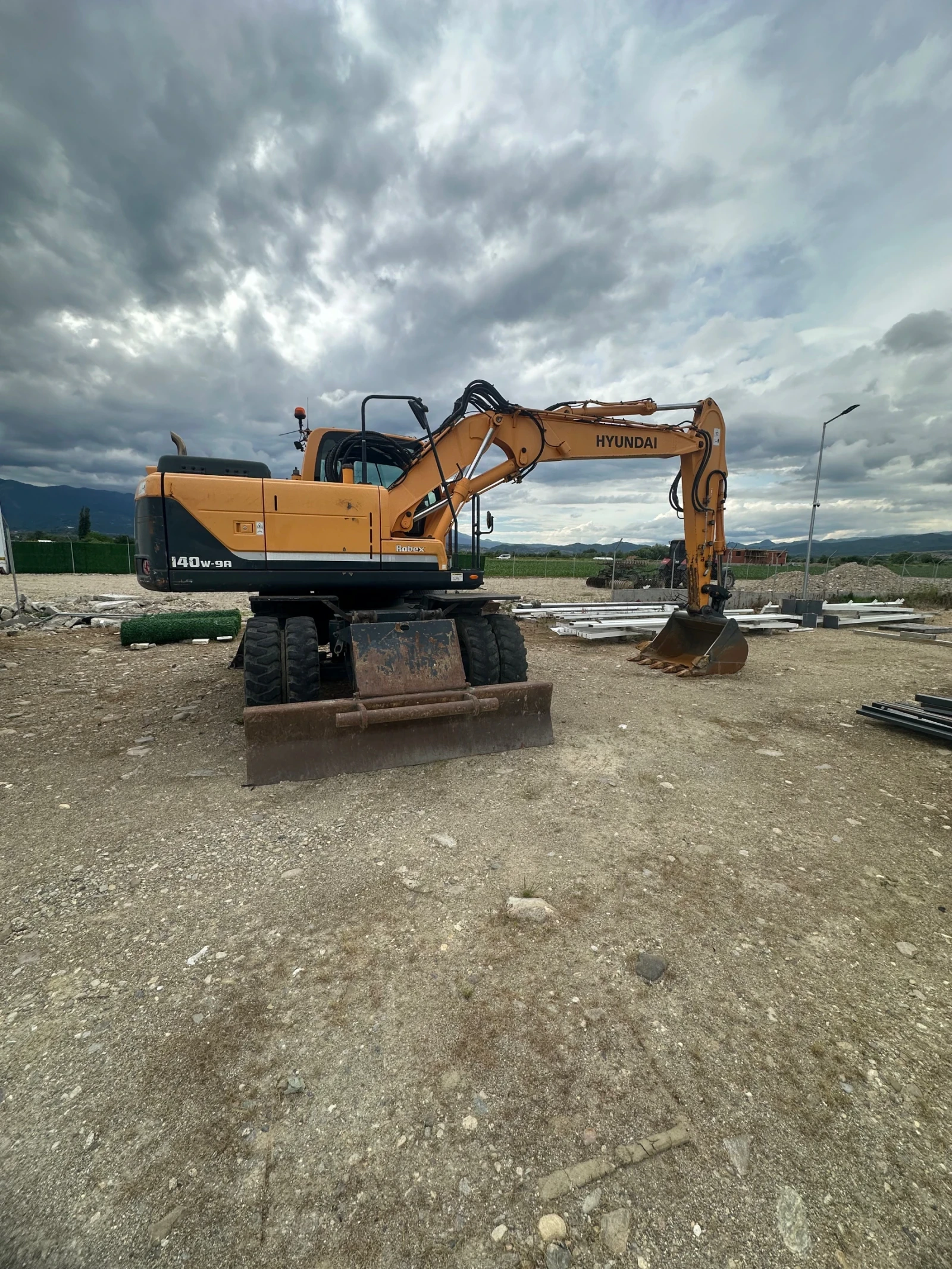 Багер Hyundai W140-9A, снимка 3 - Индустриална техника - 55382670
