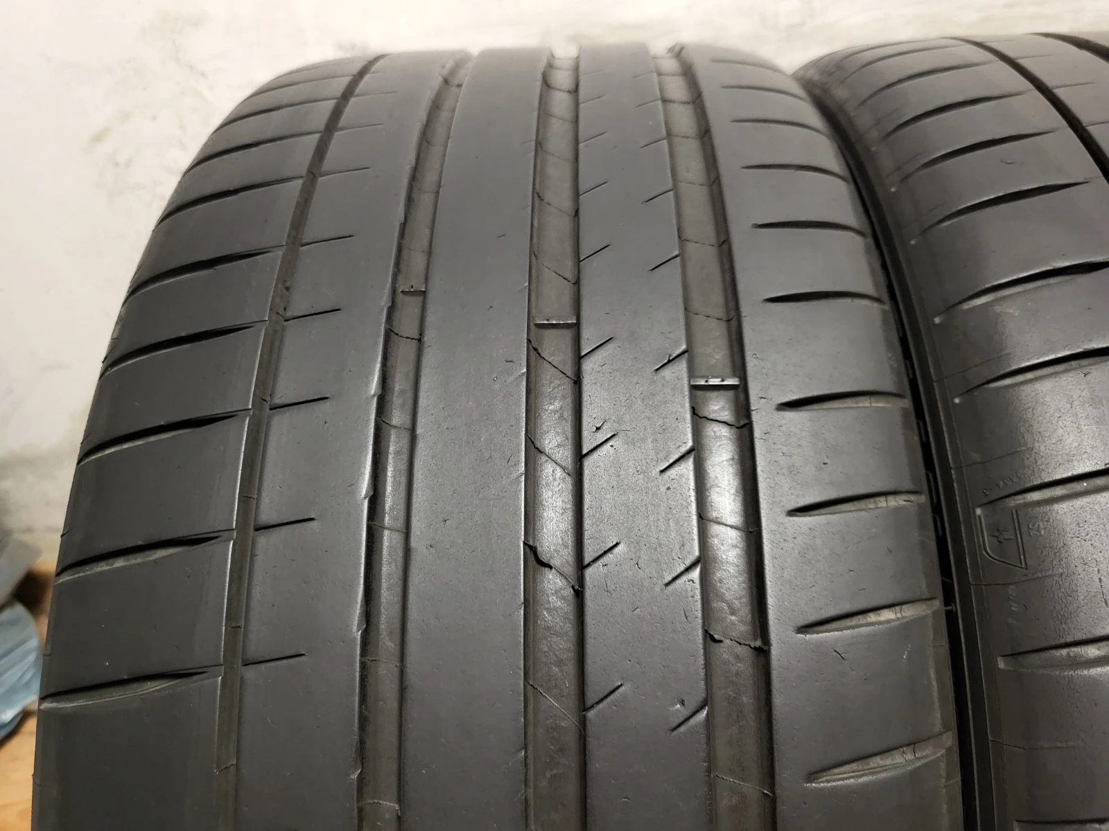 Гуми Летни 275/30R20, снимка 4 - Гуми и джанти - 55800809