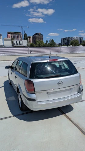 Opel Astra Комби, снимка 4