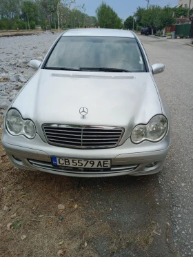     Mercedes-Benz 220