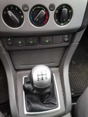 Ford Focus 1.6 I * GIHIA* ПОДГРЕВ*  - 2800 лв. / 1431.62 € - 70711795 13